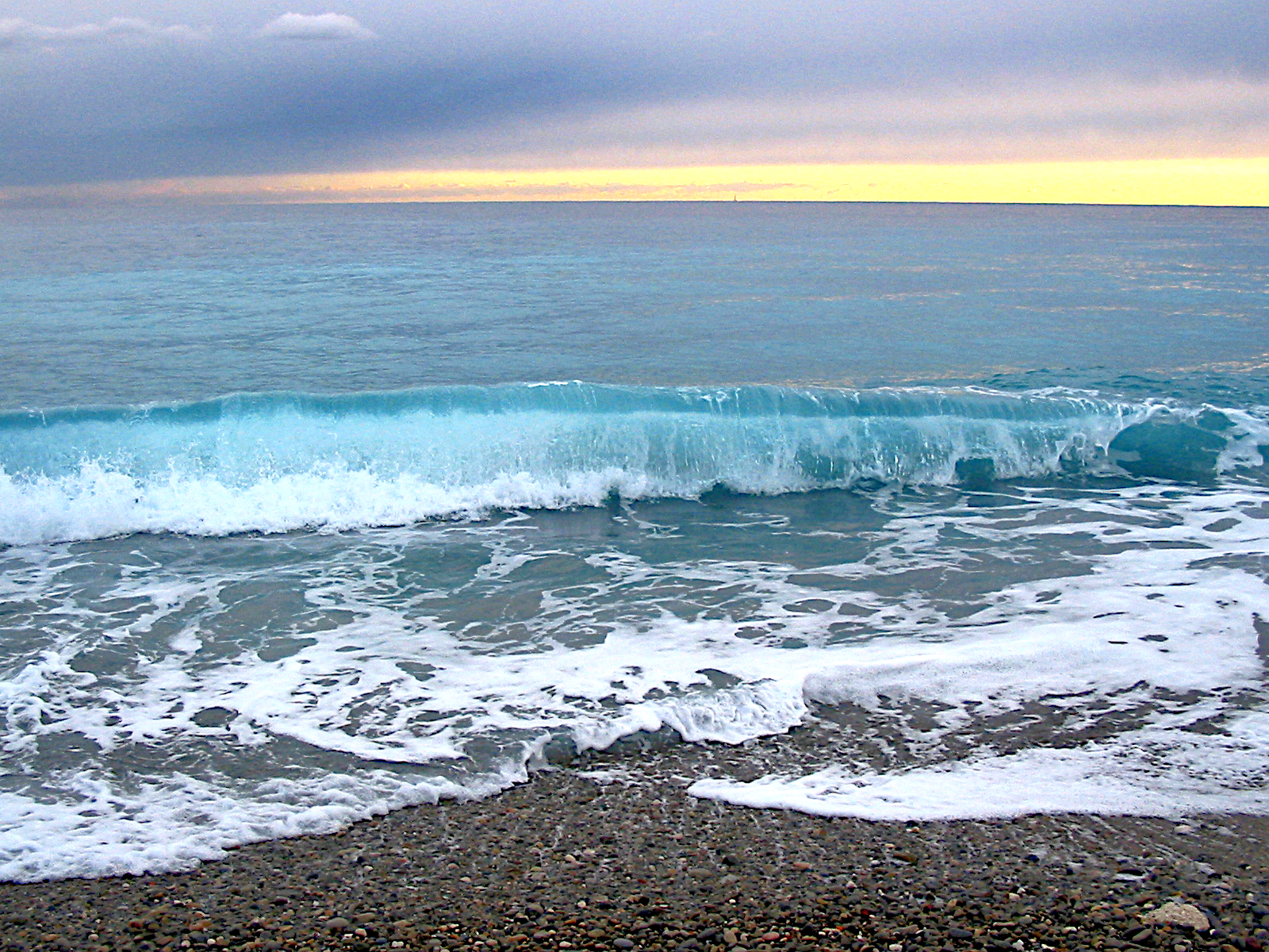 Smooth Easy Wave
